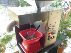 Presa ulei la rece universala putere 2kw, 220V, garantie 1 AN